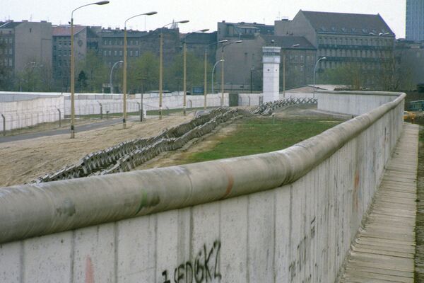 Участок Берлинской стены, архивное фото - Sputnik Беларусь