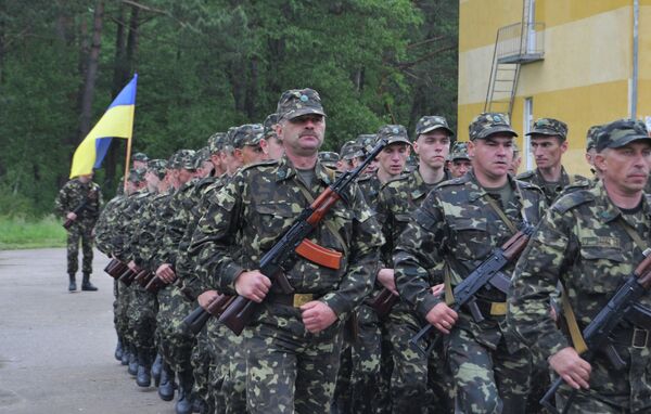 Военнослужащие третьего территориального округа обороны Вооруженных сил Украины, архивное фото - Sputnik Беларусь