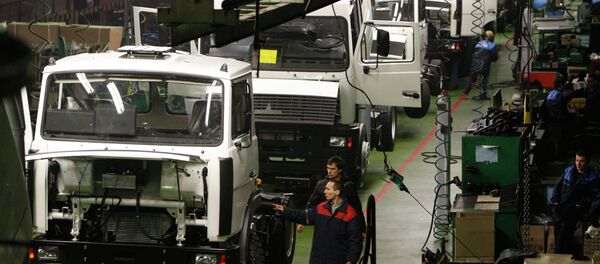Работа Минского автомобильного завода (МАЗ) Работа Минского автомобильного завода (МАЗ) - Sputnik Беларусь