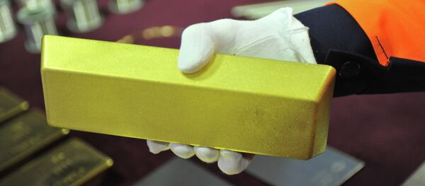 Золотой слиток, архивное фото - Sputnik Беларусь