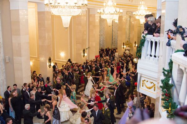 Большой новогодний бал в Национальном театре оперы и балета Большой новогодний бал в Национальном театре оперы и балета - Sputnik Беларусь