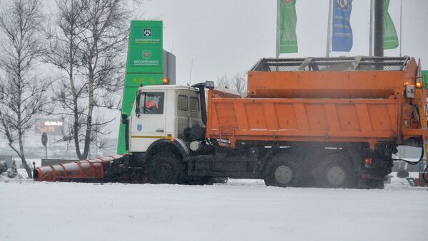 Снегоуборочная машина в Минске, архивное фото - Sputnik Беларусь