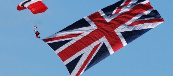 Парашютист с британским флагом Парашютист с британским флагом - Sputnik Беларусь
