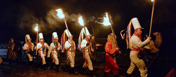 Старинный белорусский народный обряд Колядные цари - Sputnik Беларусь