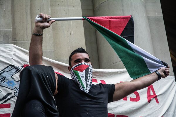 Палестинские протестующие, архивное фото - Sputnik Беларусь