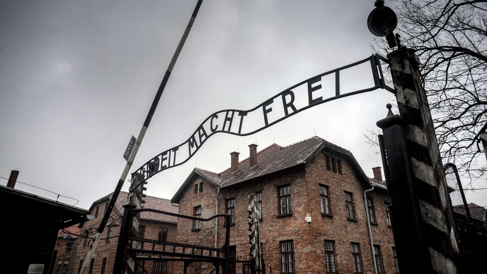 Минкульт Польши требует отменить аукцион с лотами Холокоста