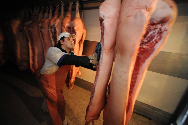 Переработка мяса, архивное фото - Sputnik Беларусь