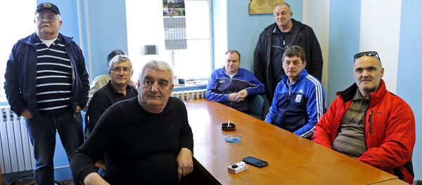 Хорватские ветераны смотрят телетрансляцию приговора Международного суда о геноциде во время балканских войн - Sputnik Беларусь