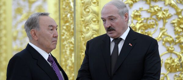 Президент Казахстана Нурсултан Назарбаев (слева) и президент Беларуси Александр Лукашенко, архивное фото - Sputnik Беларусь