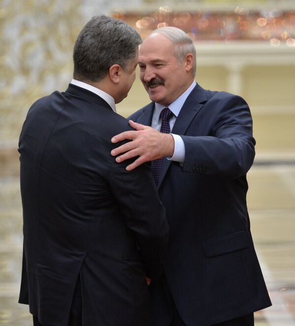 Лукашенко и Порошенко - Sputnik Беларусь