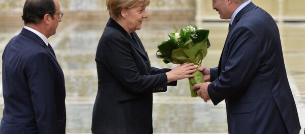 Франсуа Олланд, Ангела Меркель и Александр Лукашенко во Дворце Независимости - Sputnik Беларусь