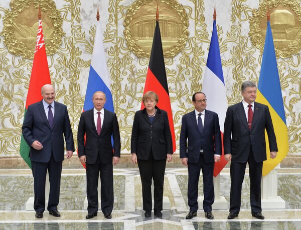 Александр Лукашенко, Владимир Путин, Ангела Меркель, Франсуа Олланд и Петр Порошенко на саммите в Минске - Sputnik Беларусь