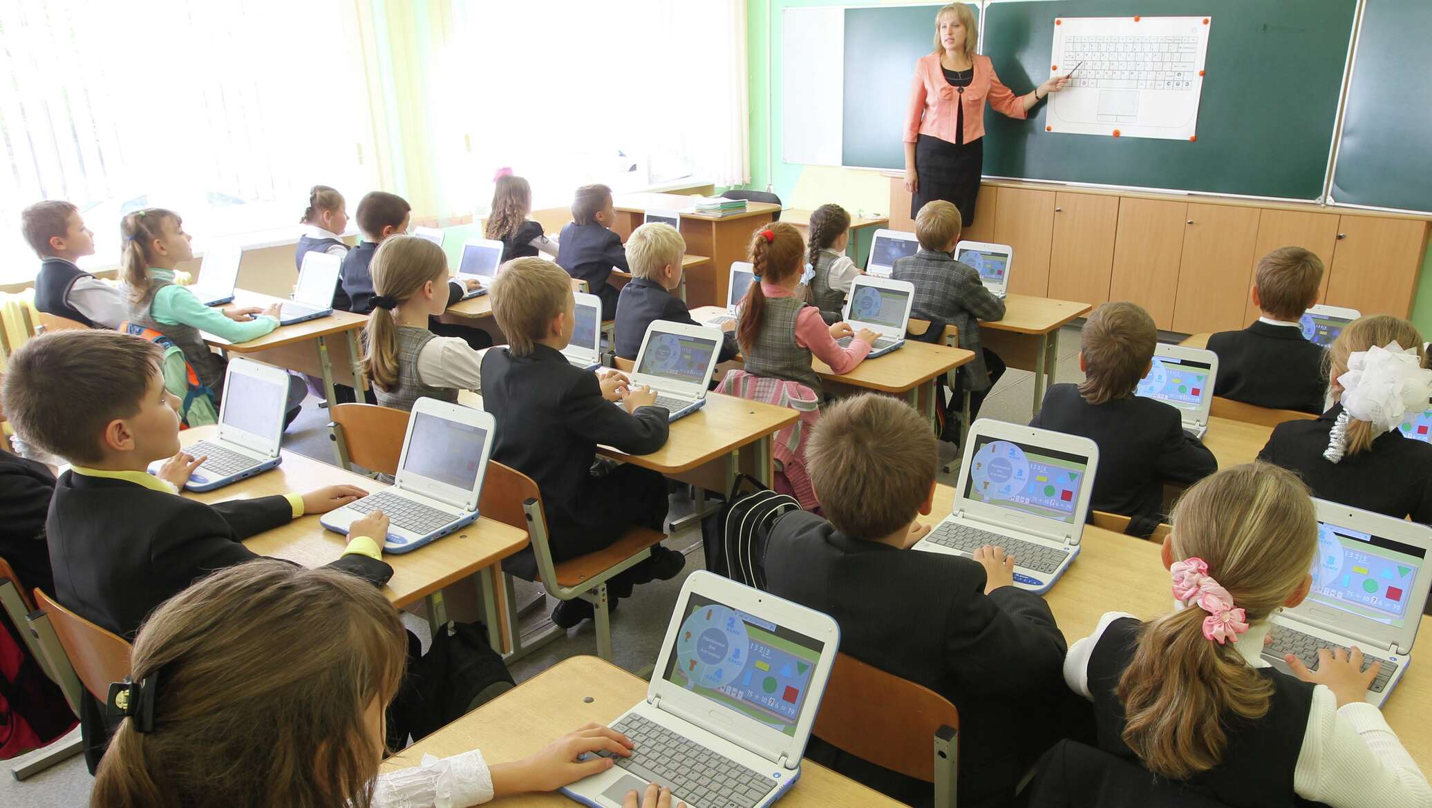 School karelia ru. Белорусская школа. Школьное образование в Беларуси. Современная школа в Беларуси. Белорусские школьники.