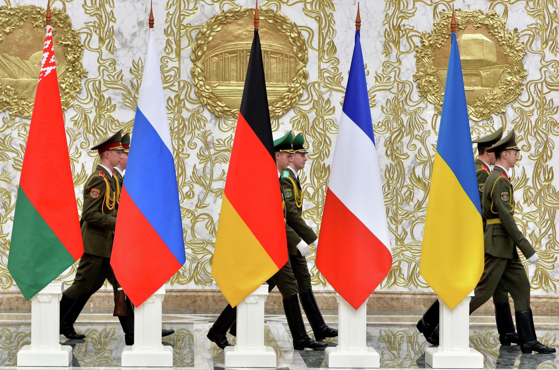 Флаг переговоров. Саммит нормандской четверки. Нормандская четверка флаги. Россия Украина Германия Франция.