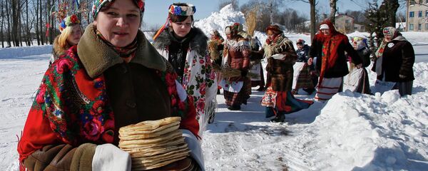 Святкаванне Масленіцы ў беларускай вёсцы Рэчань Святкаванне Масленіцы ў беларускай вёсцы Рэчань - Sputnik Беларусь