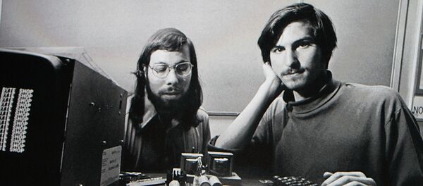 Стив Джобс и Стив Возняк Стив Джобс и Стив Возняк - Sputnik Беларусь