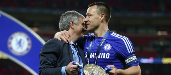 Жозе Моуриньо и Джон Терри с Кубком английской лиги - Sputnik Беларусь