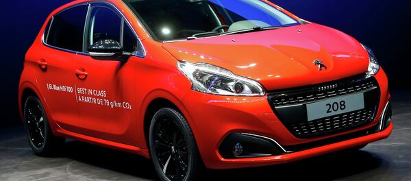Peugeot 208 на автосалоне в Женеве - Sputnik Беларусь