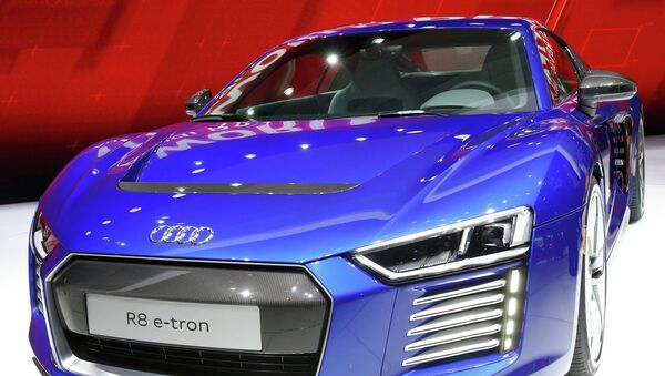 Audi R8 e-tron на автосалоне в Женеве - Sputnik Беларусь