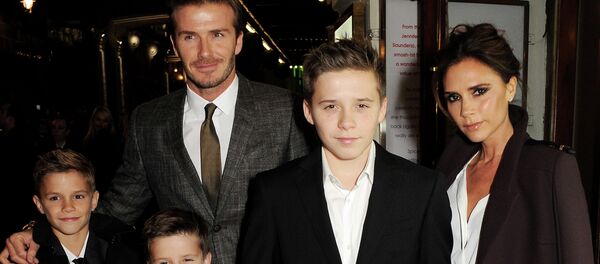 Дэвид Бекхэм и Виктория Бекхэм с сыновьями Бруклином, Ромео и Крузом - Sputnik Беларусь