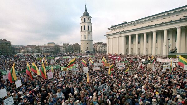 Митинг на Кафедральной площади Вильнюса в 1990 году - Sputnik Беларусь