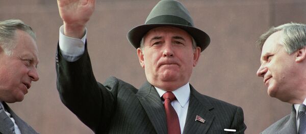 М.С. Горбачев на первомайской демонстрации на Красной площади - Sputnik Беларусь