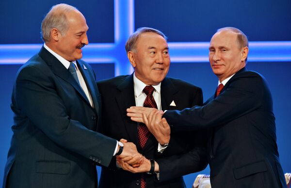 Владимир Путин,  Нурсултан Назарбаев и Александр Лукашенко в Астане - Sputnik Беларусь
