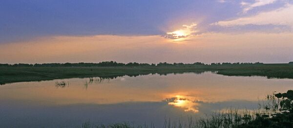 Закат на озере Закат на озере - Sputnik Беларусь