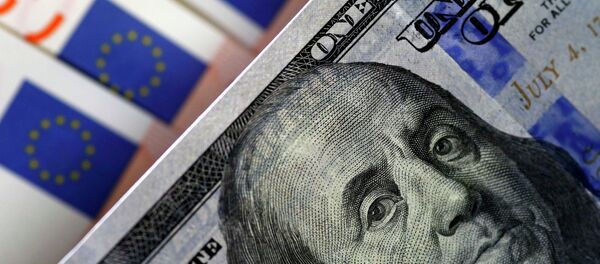 Евро и доллары - Sputnik Беларусь