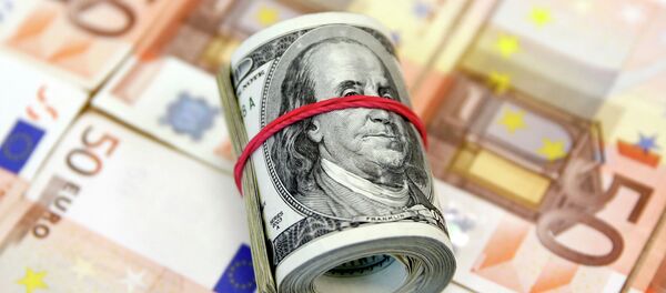 Евро и доллары - Sputnik Беларусь