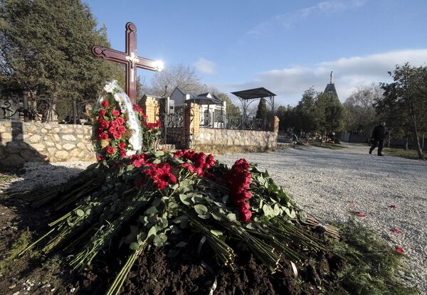 Предположительное захоронение Виктора Януковича-младшего на братском кладбище Севастополя - Sputnik Беларусь