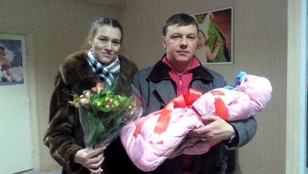 Семья Сачек, первой получившая решение о выделении семейного капитала - Sputnik Беларусь