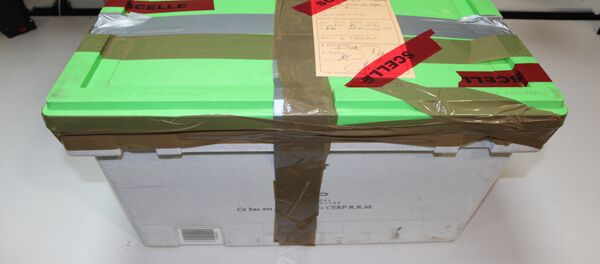 Контейнер с черным ящиком с Airbus A320 Контейнер с черным ящиком с Airbus A320 - Sputnik Беларусь