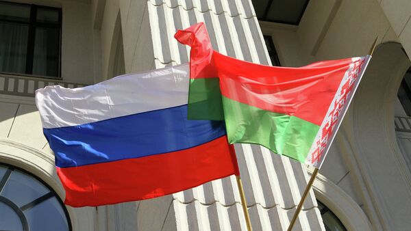 Белорусский и российский флаги - Sputnik Беларусь