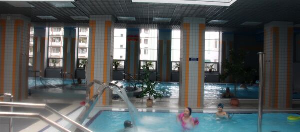 Бассейн помогает санаторию, принимающему гостей круглый год, обеспечить поток клиентов в межсезонье - Sputnik Беларусь