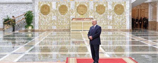 Александр Лукашенко во Дворце Независимости - Sputnik Беларусь