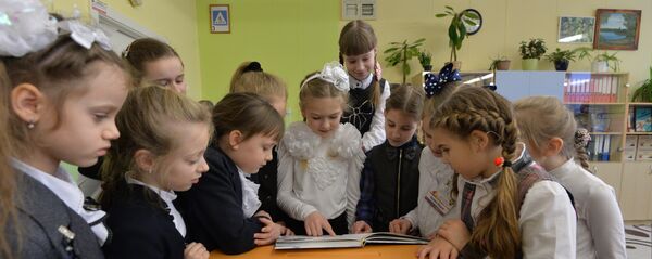 Лукашэнка патлумачыў, чаму ён супраць каранціну ў школах і пераносу канікул - Sputnik Беларусь