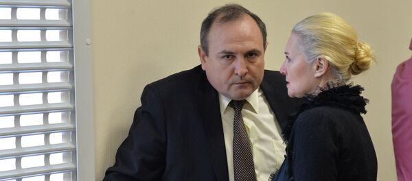 Заместитель председателя Белкоопсоюза Элеонора Сизук с адвокатом Сергеем Тележевичем - Sputnik Беларусь