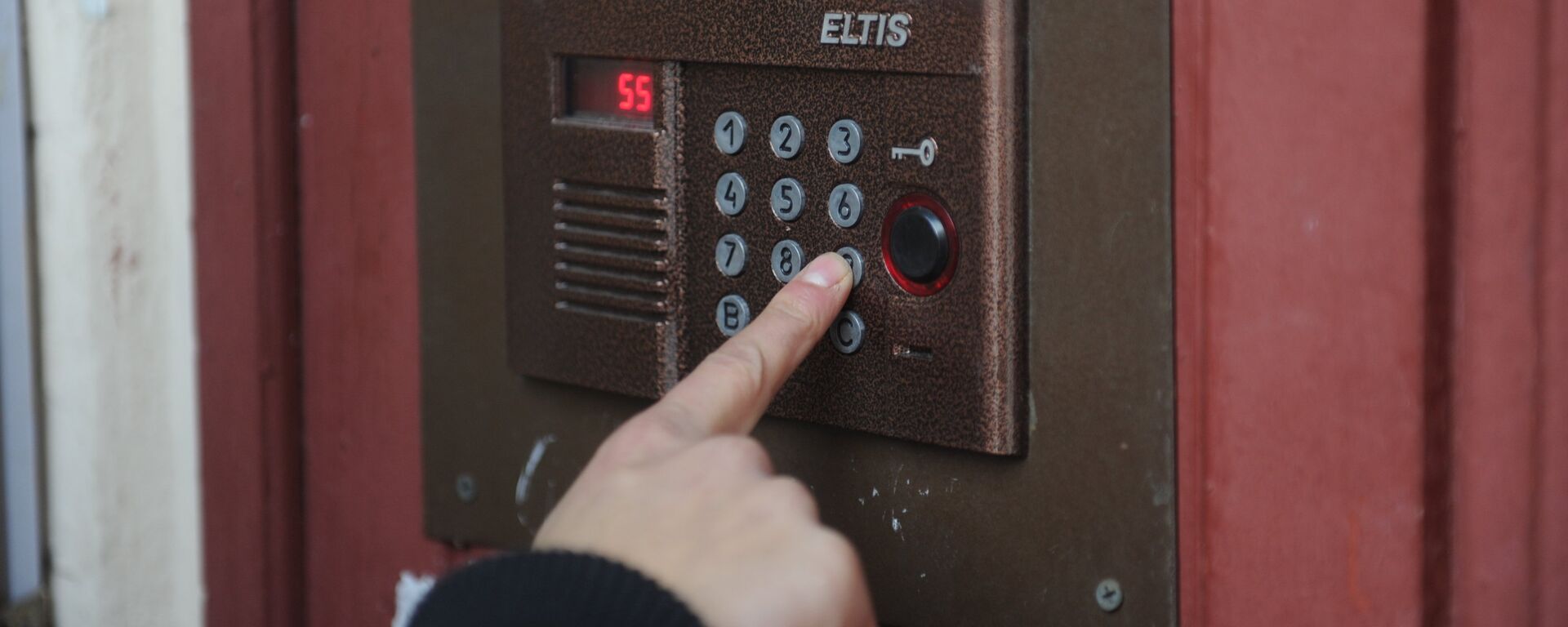 Домофон в жилом доме - Sputnik Беларусь, 1920, 17.11.2025