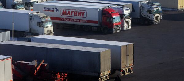 Фуры на стоянке. Архивное фото - Sputnik Беларусь