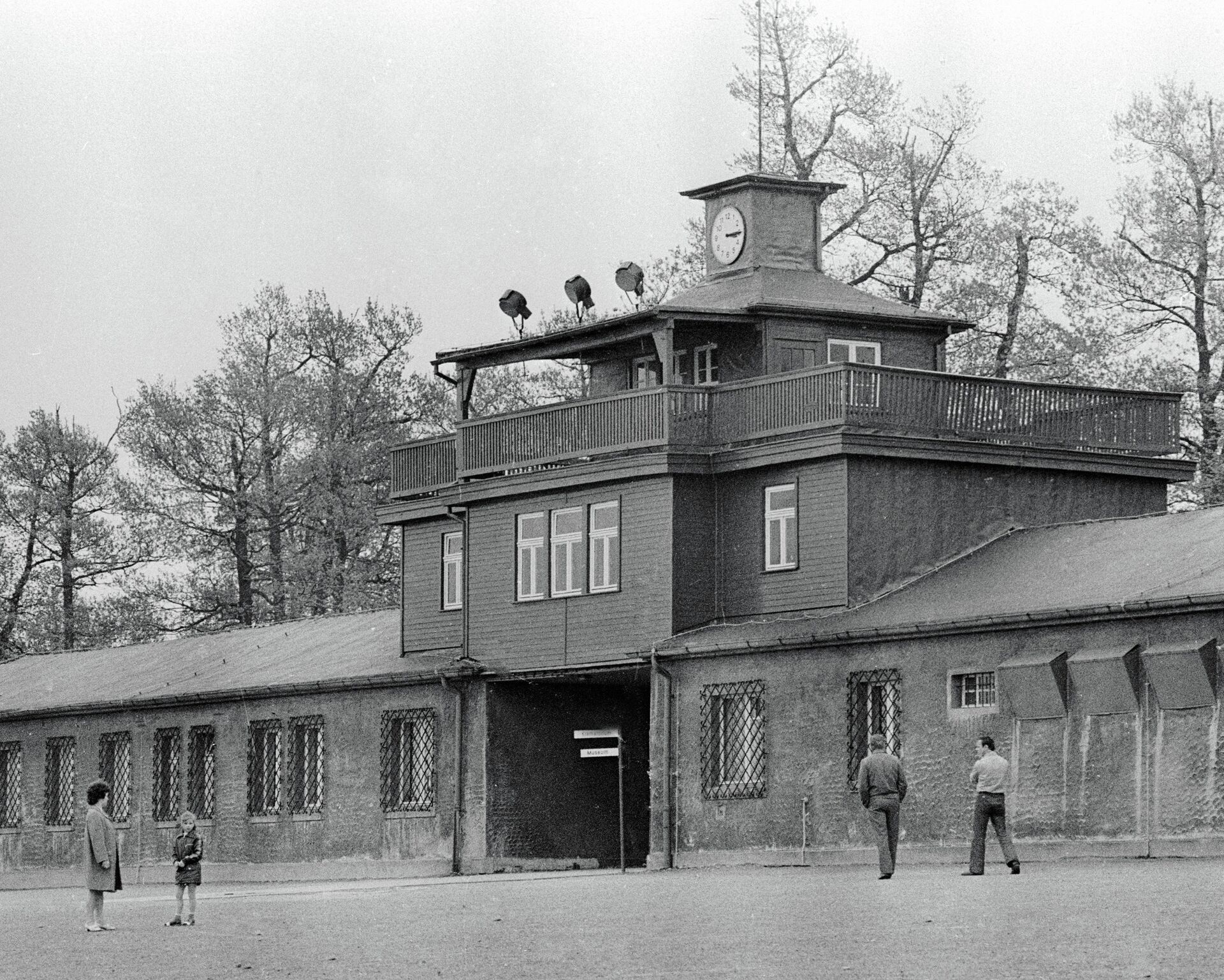 Главный вход на территорию бывшего концлагеря Бухенвальд - Sputnik Беларусь, 1920, 08.04.2022