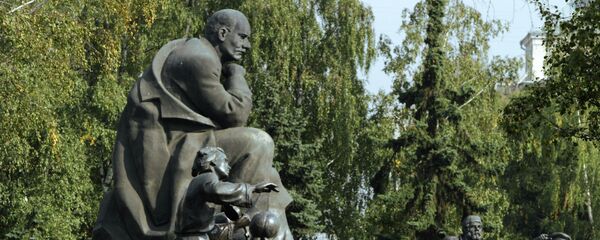 Помнік Якубу Коласу - Sputnik Беларусь