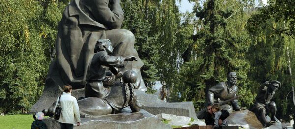 Помнік Якубу Коласу Помнік Якубу Коласу - Sputnik Беларусь