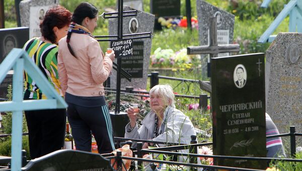 Наведванне могілак на Радаўніцу - Sputnik Беларусь