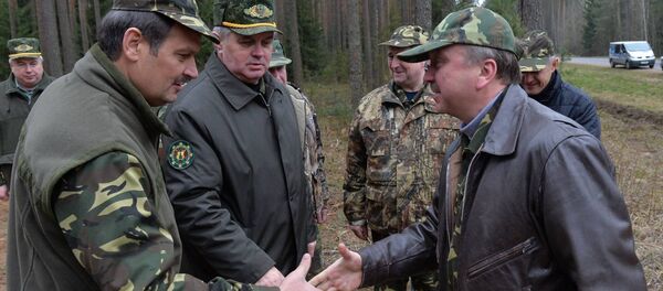 Субботник в Валерьяновском лесничестве Узденского района Субботник в Валерьяновском лесничестве Узденского района - Sputnik Беларусь