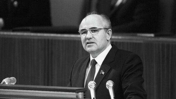 М.С.Горбачев выступает с докладом  - Sputnik Беларусь