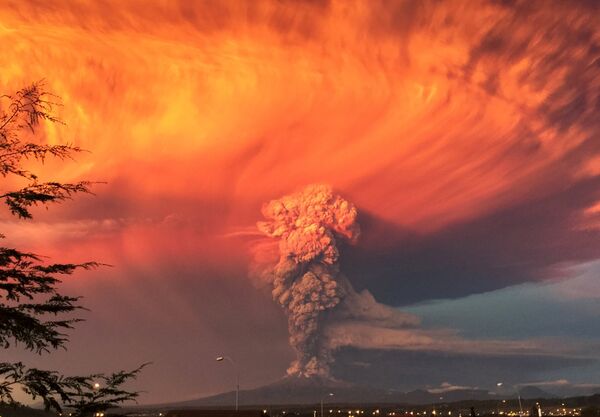 Извержение вулкана Кальбуко в Чили - Sputnik Беларусь
