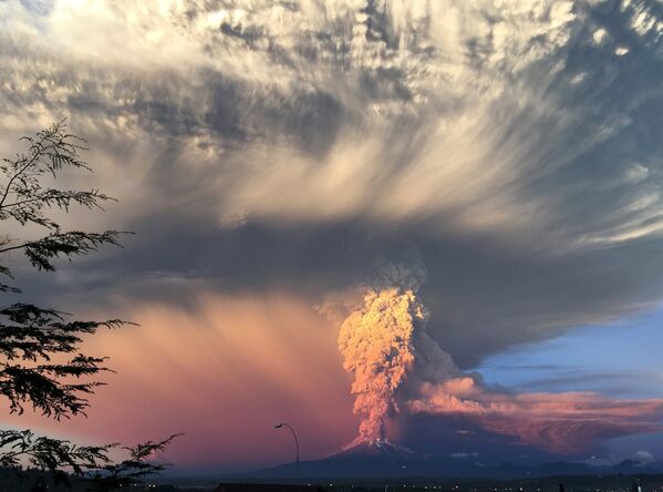 Извержение вулкана Кальбуко в Чили - Sputnik Беларусь