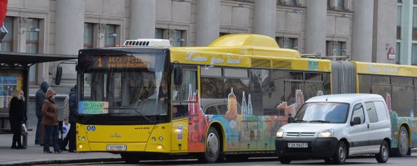 Автобус на остановке Автобус на остановке - Sputnik Беларусь