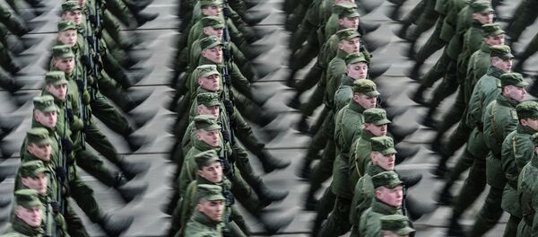 Совместная тренировка пеших и механизированных колонн к Параду Победы - Sputnik Беларусь